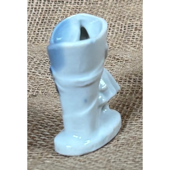 Vintage Miniature Porcelain Figural Girl Vase Toothpick Holder Occupied Japan - Picture 3 of 8